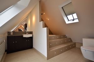 EN-SUITE- click for photo gallery